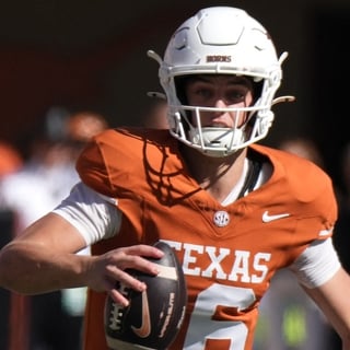 2026-10-17T162913Z_1475944481_MT1USATODAY30109753_RTRMADP_3_NCAA-FOOTBALL-FLORIDA-AT-TEXAS (1)