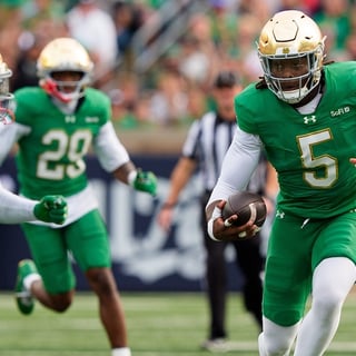 2026-10-10T215311Z_1001919574_MT1USATODAY30050348_RTRMADP_3_NOTRE-DAME-DEFENSIVE-LINEMAN-BOUBACAR-TRAORE-5-RUSHES-THE (1) (1)