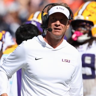 2026-10-24T155643Z_1456823315_MT1USATODAY30172177_RTRMADP_3_NCAA-FOOTBALL-LOUISIANA-STATE-AT-AUBURN (1)