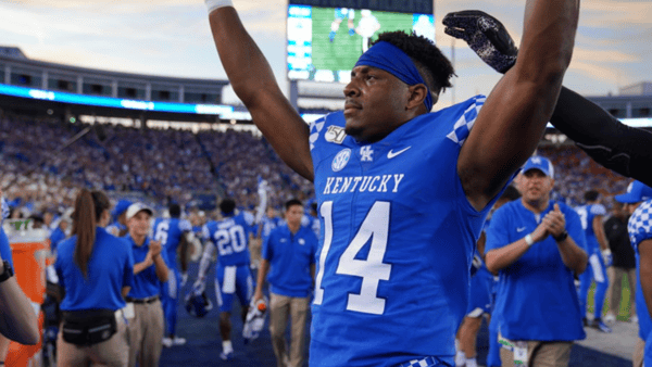 former-kentucky-wr-ahmad-wagner-now-graduate-assistant-uks-staff