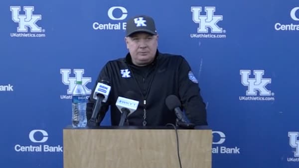 watch-mark-stoops-previews-first-road-matchup-against-south-carolina
