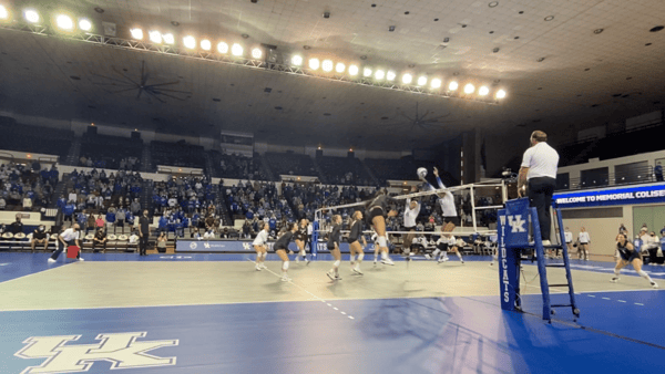kentucky-volleyball-sweeps-missouri