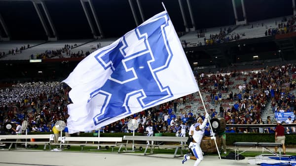 kentucky-opens-8-point-underdogs-florida