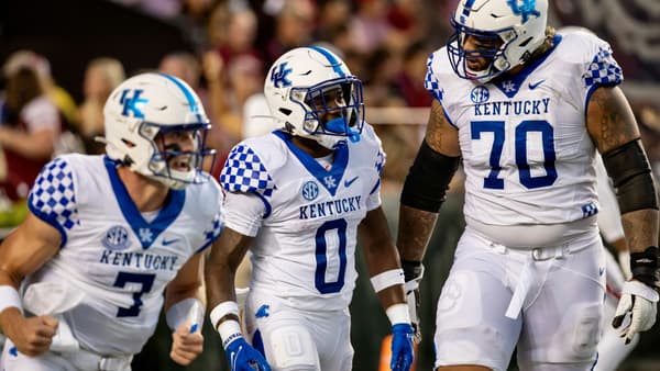 kavosiey-smoke-passes-1000-career-rushing-yards-kentucky