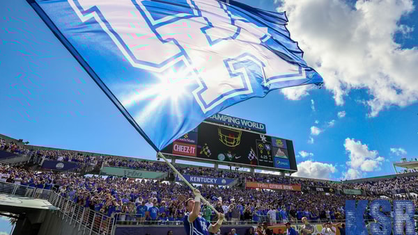 Kentucky cheer, flag, Citrus Bowl