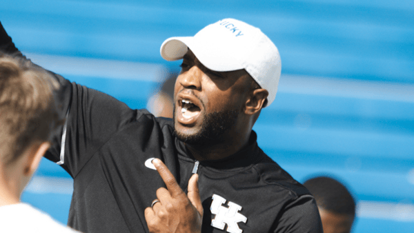 kentucky-football-db-coach-chris-collins-signs-two-year-contract