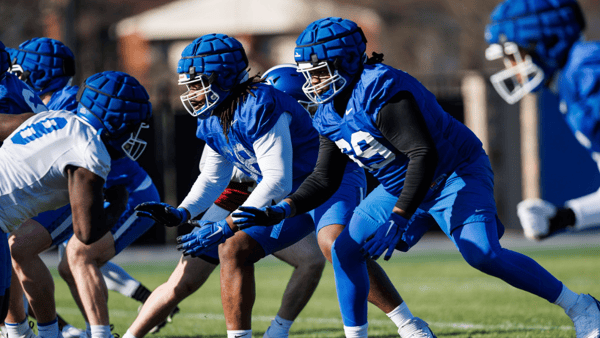 mark-stoops-kentuckys-offensive-line-better-without-question