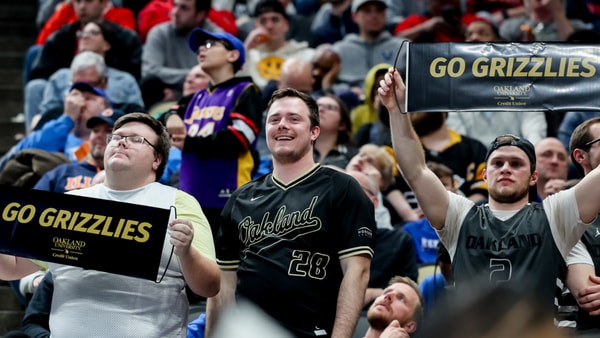 Oakland fans cheer the Golden Grizzlies on vs. Kentucky at the NCAA Tournament - Dr. Michael Huang, Kentucky Sports Radio