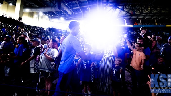 Kentucky fans greeting Jaxson Robinson at the Men's Basketball Club Blue NIL event - Dr. Michael Huang, Kentucky Sports Radio