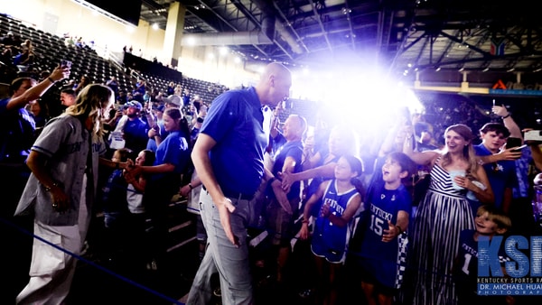Kentucky fans greet Mark Pope at the Men's Basketball Club Blue NIL event - Dr. Michael Huang, Kentucky Sports Radio