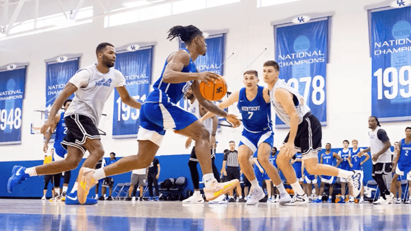 Kentucky practices against La Familia at the Joe Craft Center