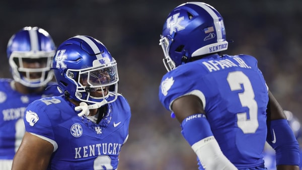 Kentucky LBs Jamon Dumas-Johnson and Alex Afari