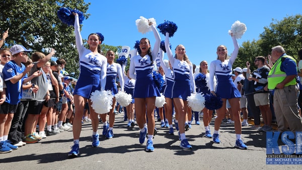 Kentucky Wildcat cheerleaders at the Cat Walk - Dr. Michael Huang, Kentucky Sports Radio