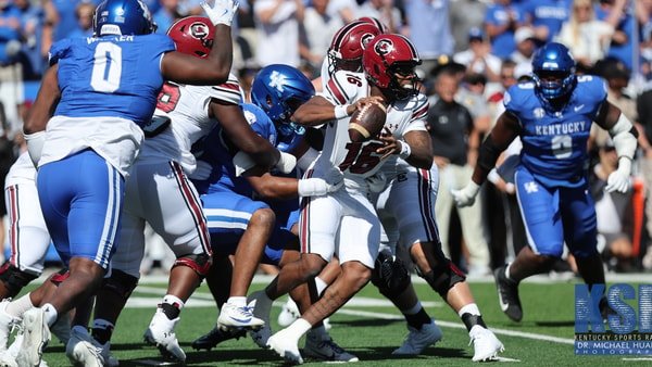 Kentucky's defense swarms South Carolina quarterback LaNorris Sellers - Dr. Michael Huang, Kentucky Sports Radio