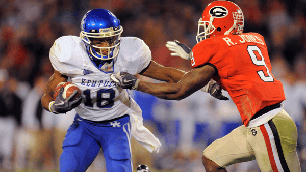 Kentucky ATH Randall Cobb runs against Georgia