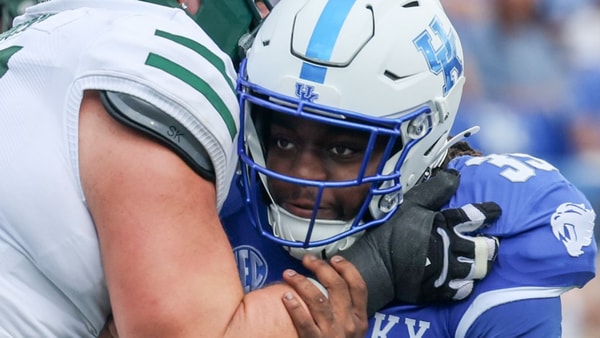Kentucky LB Steven Sack Em Soles