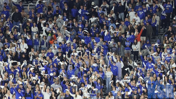 Kentucky fans cheer at Kroger Field during Auburn game - Dr. Michael Huang, Kentucky Sports Radio