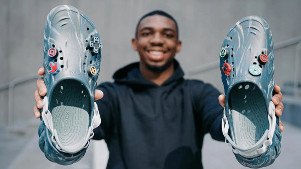Lamont Butler showing off his Crocs - via Instagram: lamont.butler1