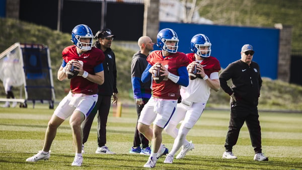 Mark Stoops and the Kentucky quarterbacks at Spring Practice, Aaron Perkins, KSR