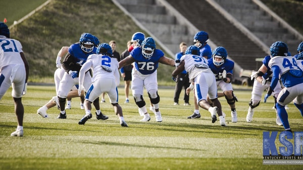 Kentucky defense at spring practice, via Aaron Perkins, KSR