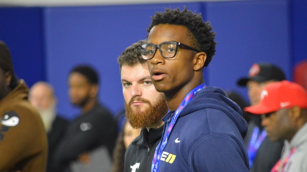 4-star-qb-carson-white-building-brotherly-bond-with-smu-qb-coach-deriq-king