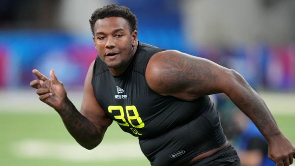 Feb 27, 2025; Indianapolis, IN, USA; Kentucky defensive lineman Deone Walker (DL38) participates in drills during the 2025 NFL Combine at Lucas Oil Stadium. Mandatory Credit: Kirby Lee-Imagn Images