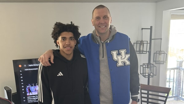 Photo of Tay Kinney (left) and Mark Pope via X/Twitter: @Taylen_0