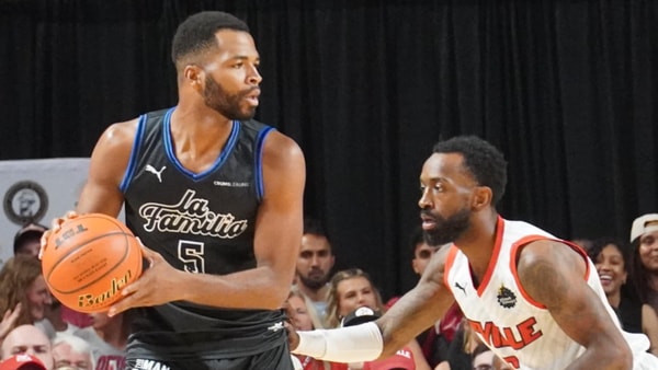 La Familia's Andrew Harrison (left) defended by The Ville's Russ Smith - Kentucky Sports Radio