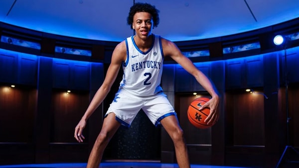 Braydon Hawthorne commits to Kentucky (Photo via UK Athletics)