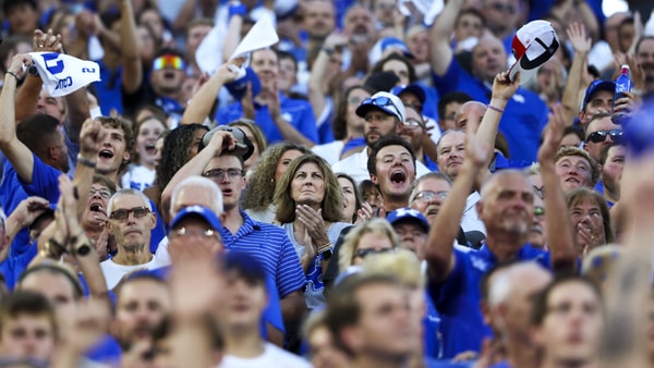kentucky-football-fans-kroger-field