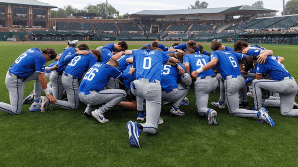 Kentucky-falls-West-Virginia-Clemson-Regional-Final