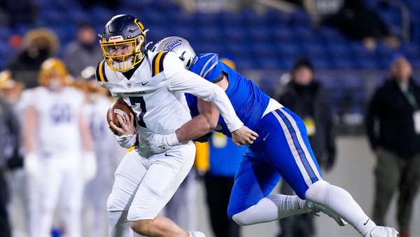 Cincinnati Moeller's Matt Ponatoski (7) runs the ball against Olentangy Liberty in the first half of the Division I State Championship game at Tom Benson Hall of Fame Stadium on Friday, Dec. 6, 2024 in Canton, Ohio. © Samantha Madar/Columbus Dispatch / USA TODAY NETWORK via Imagn Images