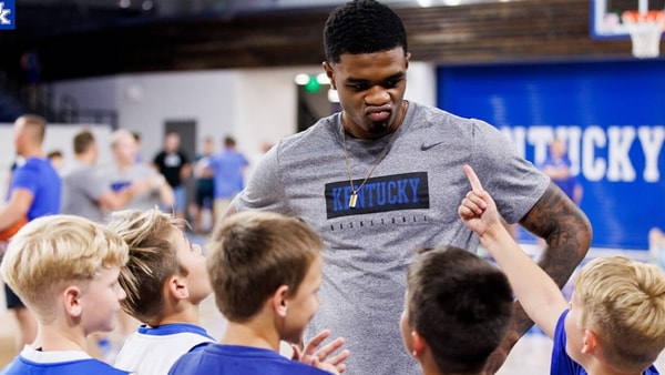 Otega Oweh returns to Kentucky (UK Athletics)