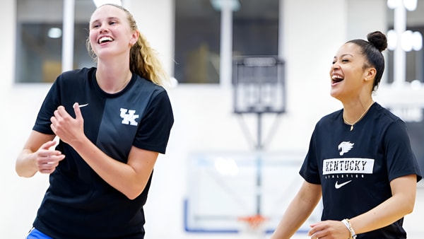 five-star-kaelyn-carroll-been-seamless-fit-for-kentucky-wbb (1)