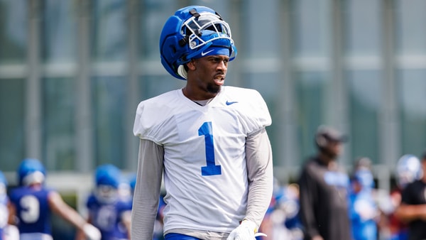 Copy of Copy of four-star-julian-phillips-discusses-recruitment-official-visits (14)