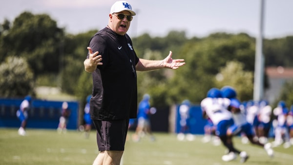 Copy of Copy of four-star-julian-phillips-discusses-recruitment-official-visits (15)