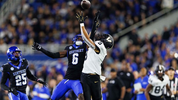 NCAA Football: Vanderbilt at Kentucky