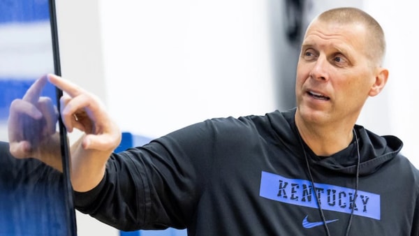 Mark-Pope-endorses-40-game-regular-season-in-college-basketball