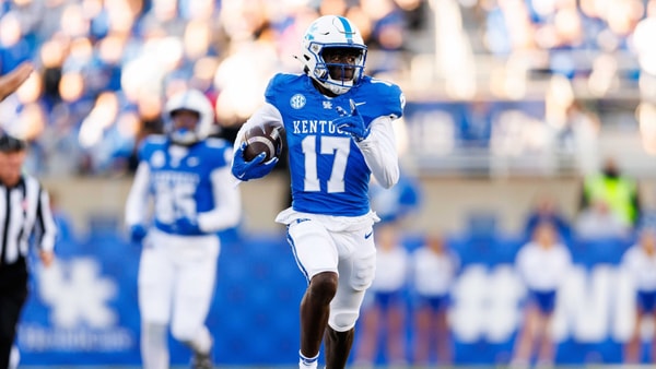 Nov 16, 2024; Lexington, Kentucky, USA; Kentucky Wildcats wide receiver Hardley Gilmore IV (17) carries the ball during the second quarter against the Murray State Racers at Kroger Field. Mandatory Credit: Jordan Prather-Imagn Images