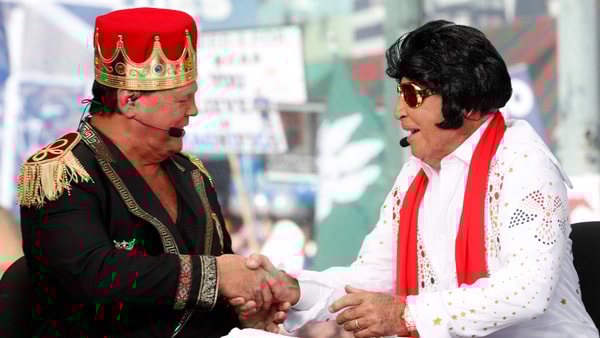 Jerry Lawler shakes hands with Lee Corso on the set of College GameDay on Saturday, Nov. 2, 2019, on Beale Street in downtown Memphis. (© Max Gersh / The Commercial Appeal, Memphis Commercial Appeal via Imagn Content Services, LLC)