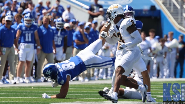 Kentucky TE Josh Kattus takes a tumble against Toledo, Dr. Michael Huang, KSR