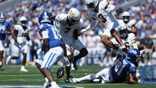 Willie Rodriguez fumbles for Kentucky (Photo via Dr. Michael Huang, Kentucky Sports Radio)