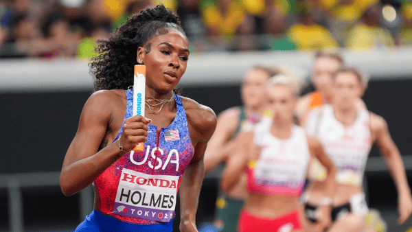 former-wildcat-alexis-holmes-adds-to-her-gold-medal-collection
