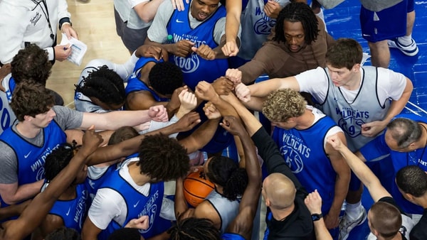 Rajon Rondo meets with the Kentucky Wildcats (Photo via UK Athletics)