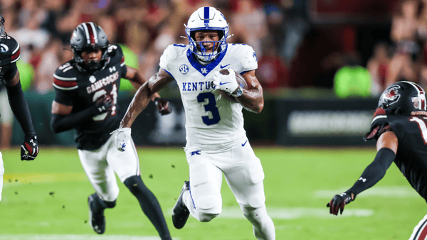 Sep 27, 2025; Columbia, South Carolina, USA; Kentucky Wildcats running back Seth McGowan (3) rushes against the South Carolina Gamecocks in the first quarter at Williams-Brice Stadium. Mandatory Credit: Jeff Blake-Imagn Images
