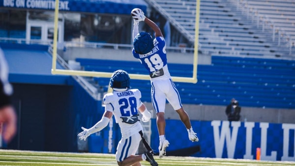 Freshman WR Montavin Quisenberry skies high for a catch during Kentucky spring practice, via Aaron Perkins, KSR