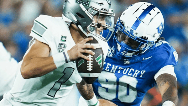 Kentucky DL Mi'Quise Humphrey-Grace goes for a sack against Eastern Michigan
