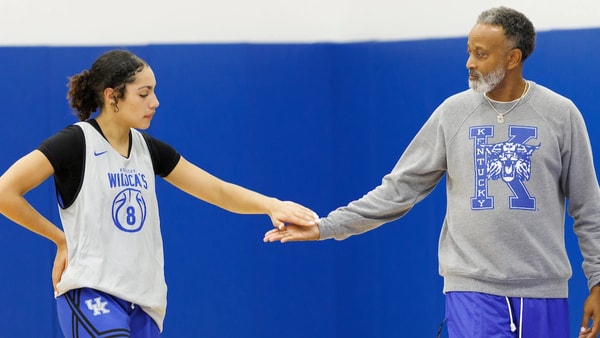 kentucky-trying-build-chemistry-with-much-deeper-squad-than-year-ago