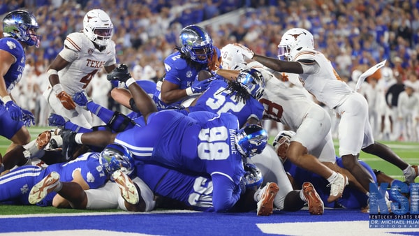 Kentucky RB Dante Dowdell is stuffed at the goal line in overtime by Texas, via Dr. Michael Huang, KSR