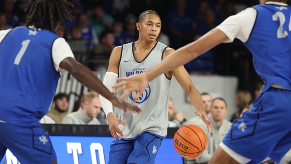 Jaland Lowe dribbles the ball during the Kentucky Basketball Blue White Game on 10/17/2025 - Dr. Michael Huang, Kentucky Sports Radio/On3